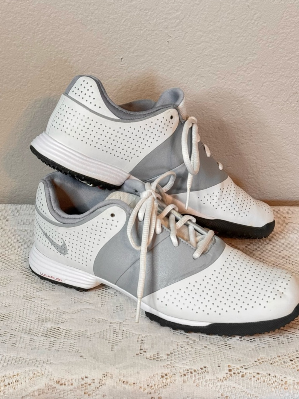 Nike Women’s White and Gray Lunarlon Interchangeable Golf Shoes - 7.5